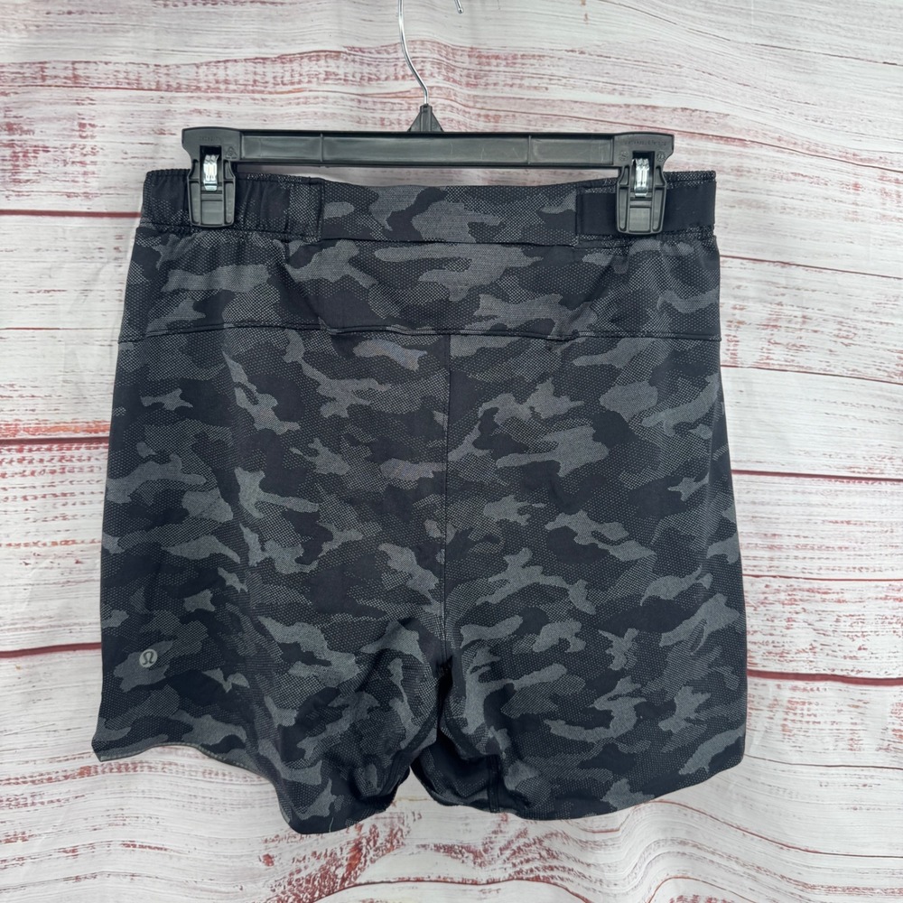 Lululemon Shorts Mens Small Pace Breaker Lined Camo Performance Workout Gym